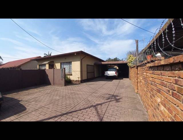 5 BEDROOM HOUSE FOR SALE IN PRETORIA GARDENS